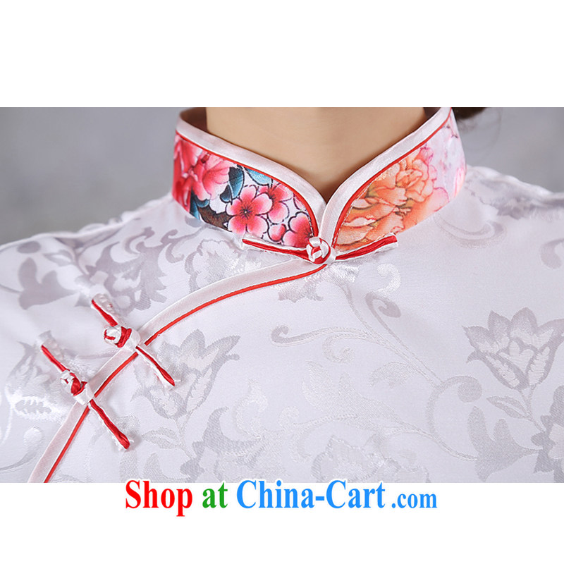 There is embroidery bridal 2015 summer new stylish improved retro short cheongsam dress Chinese daily outfit QP - 348 white XL Suzhou shipment. It is absolutely not a bride, shopping on the Internet