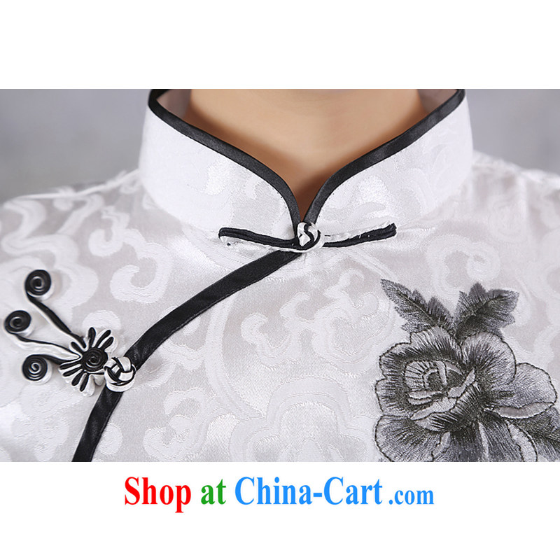 There is embroidery bridal 2015 spring and summer new cheongsam stylish improved embroidery flowers cheongsam white embroidered cheongsam dress white L Suzhou shipment. It is absolutely not a bride, shopping on the Internet