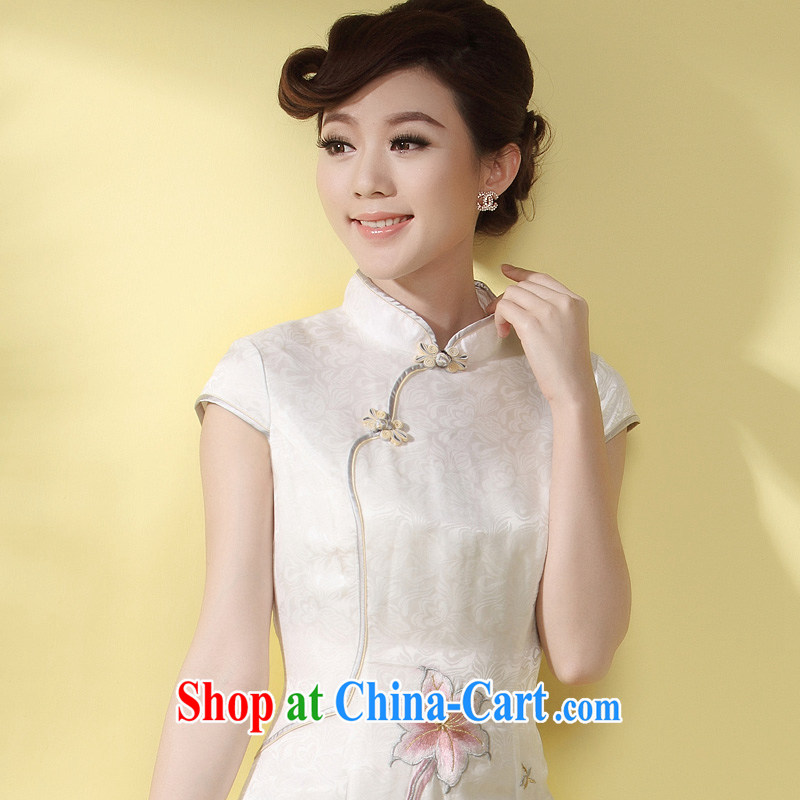 cheongsam silk embroidered retro Ethnic Wind qipao 2014 summer new upscale MOM daily outfit white XXL, music, and shopping on the Internet