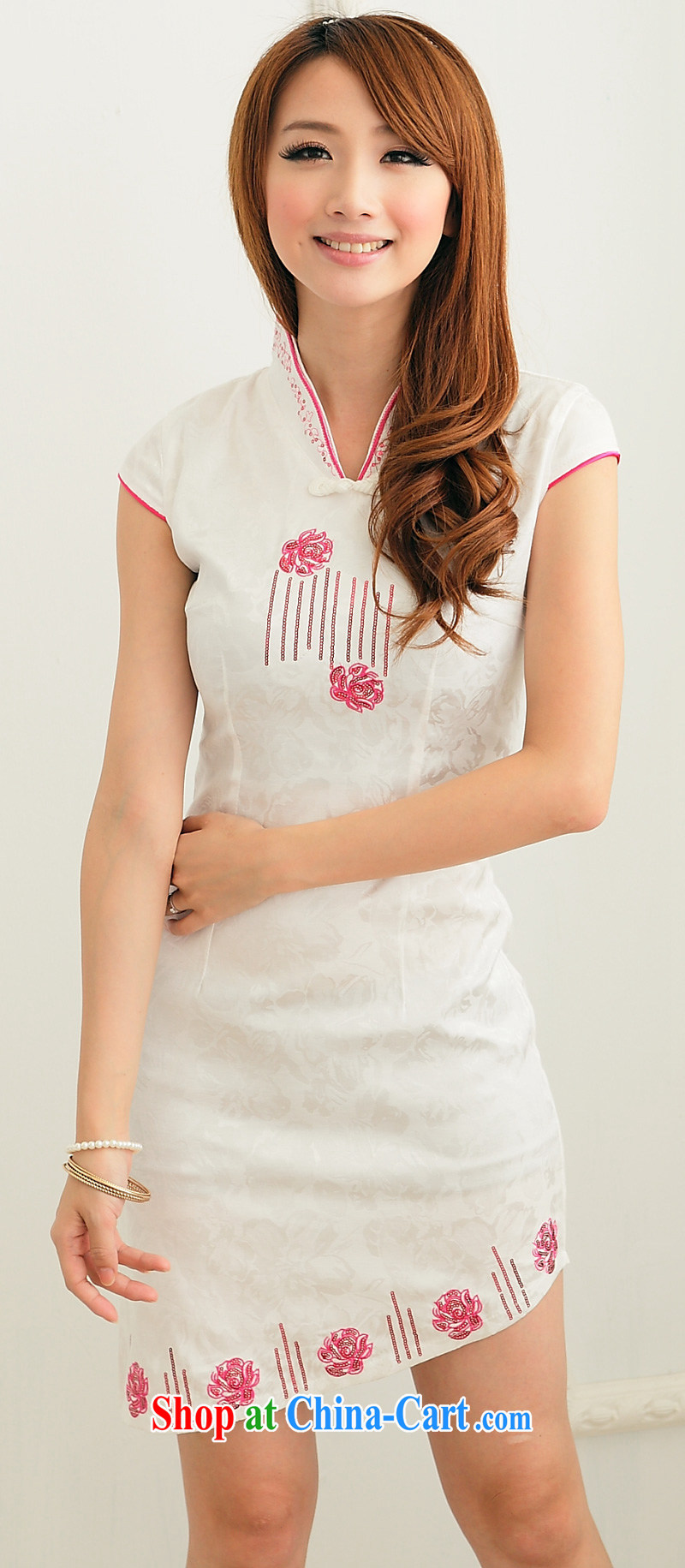 Summer 2014 new V collar embroidered cheongsam beauty graphics thin improved girls with a white cheongsam dress purple S pictures, price, brand platters! Elections are good character, the national distribution, so why buy now enjoy more preferential! Health