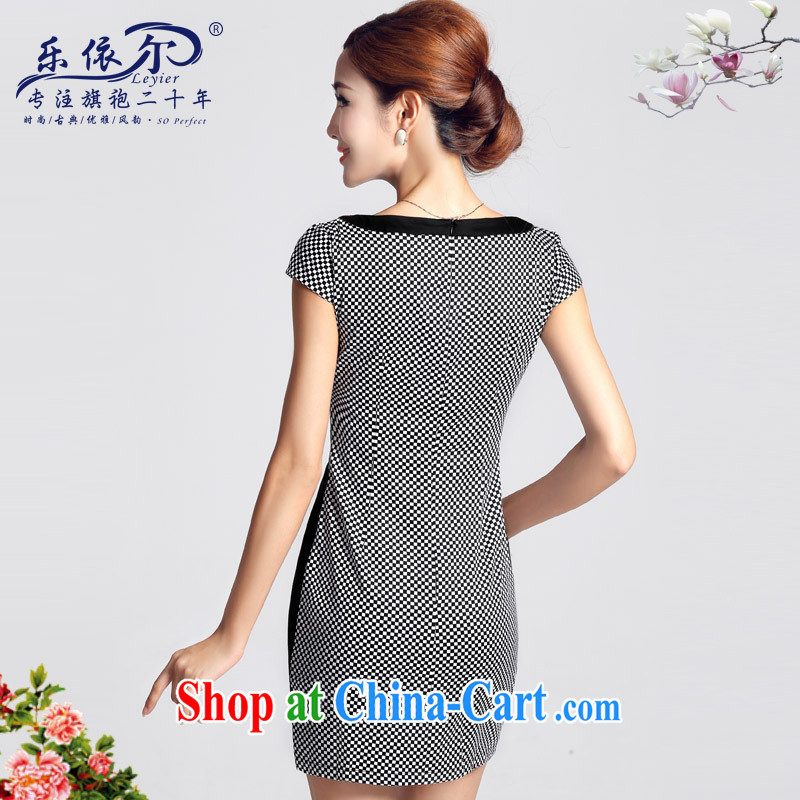 And, in 2015, the new short-sleeved girl cheongsam improved embroidery flowers daily cultivating short cheongsam dress female grid color XXL, health concerns (Rvie .), and, on-line shopping