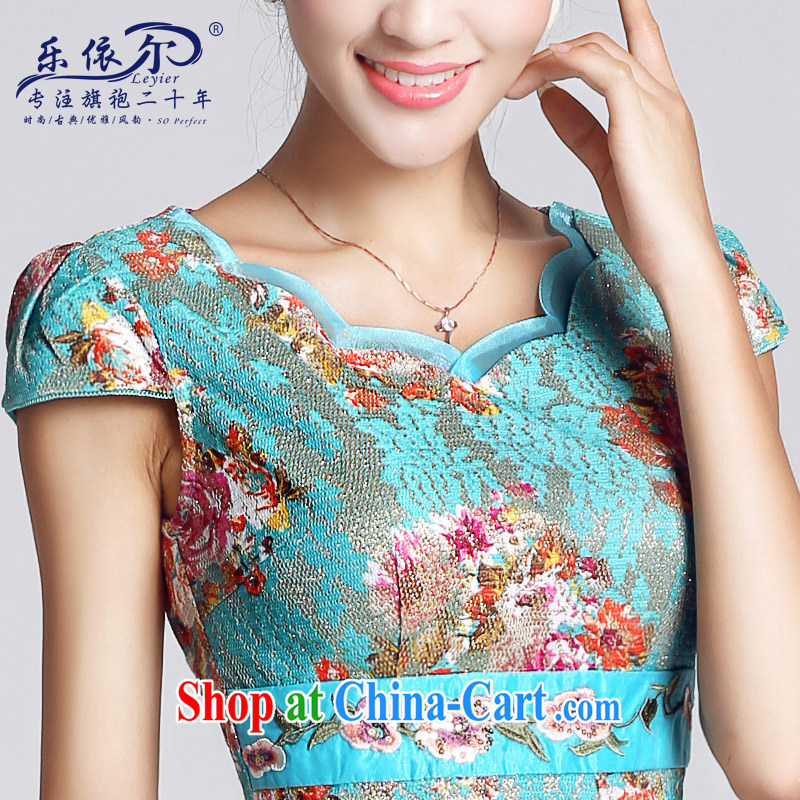 And, in accordance with classical lady dresses retro embroidery flowers daily short cheongsam dress cultivating improved and new green M, in accordance with (leyier), online shopping