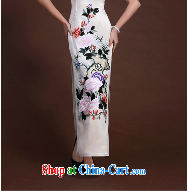 once and for all, long dresses, Retro high-end custom Chinese dinner dress light champagne silk embroidery cheongsam light champagne color tailored 25 Day Shipping pictures, price, brand platters! Elections are good character, the national distribution, so why buy now enjoy more preferential! Health
