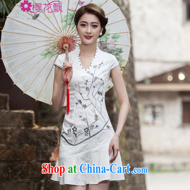 Cherry blossoms floating 2015 spring and summer new short-sleeved V collar embroidered Phillips nails Pearl crowsfoot skirt with embroidery short cheongsam white XL
